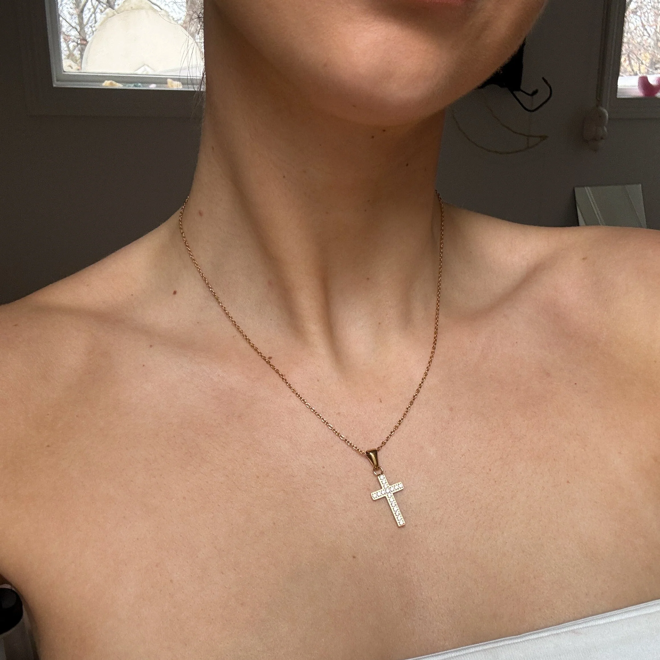 VALENTINA CROSS NECKLACE GOLD - Image 3