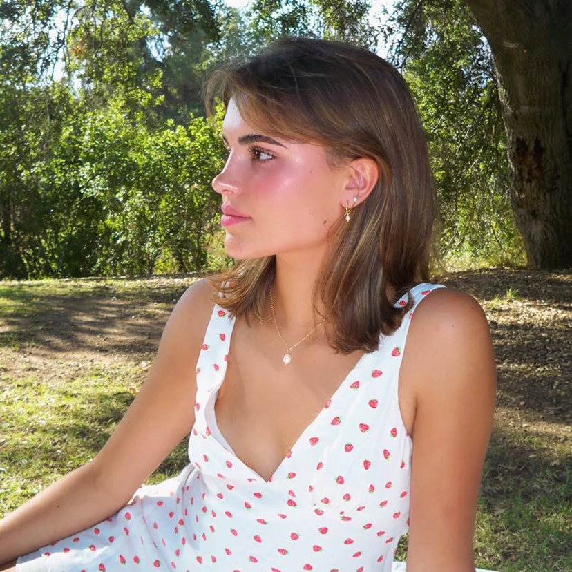 VICTORIA PEARL HOOPS GOLD - Image 3