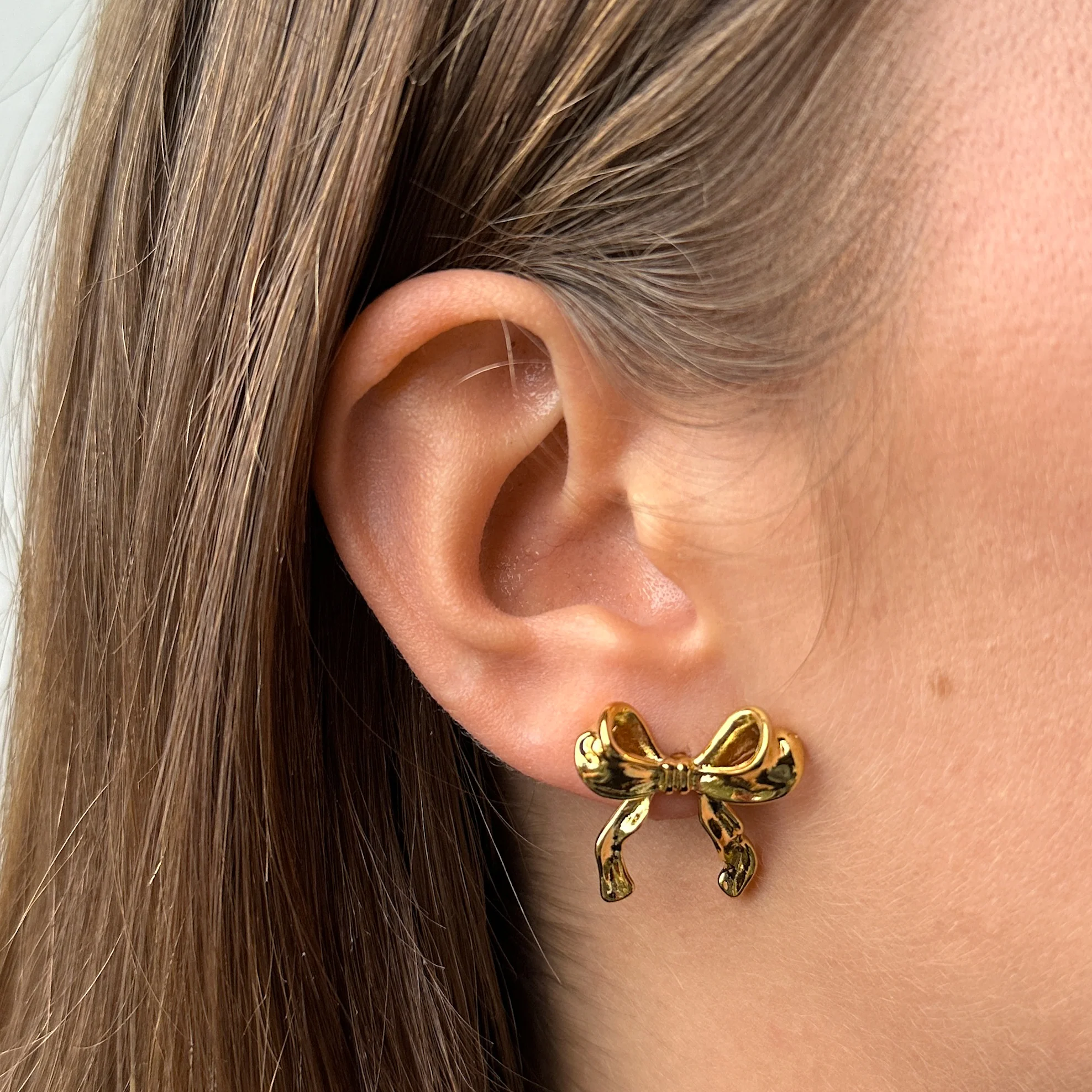 VIOLET RIBBON STUDS - Image 3